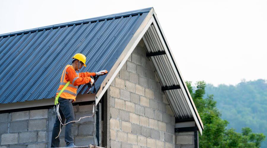 Professional gutter cleaning in Mineral Ridge, OH